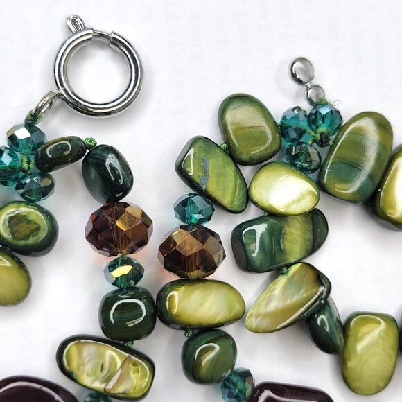 Mother of Pearl Bib Necklace in Green and Brown Shell Bead Chips Three Strand - Picture 6 of 12